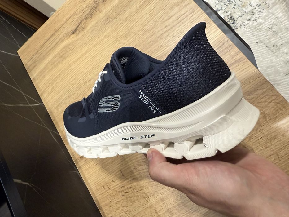 Кроссовки Skechers