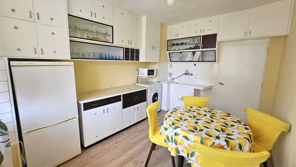 Дава се под наем Тристаен апартамент в Варна, Базар Левски - 90 кв.м за 612 € - Снимка #2