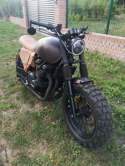 Kawasaky zephyr 750 custom cafe racer