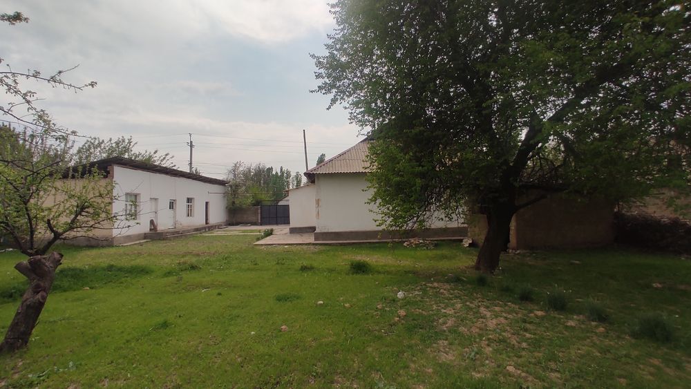 Бустонлик туман Янгиовул махалласида ховли сотилади.