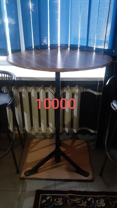 Продам барный 1 стол.