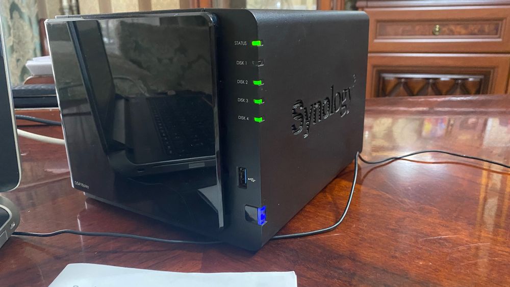 Сервер с базой 2 тыс. фильмов