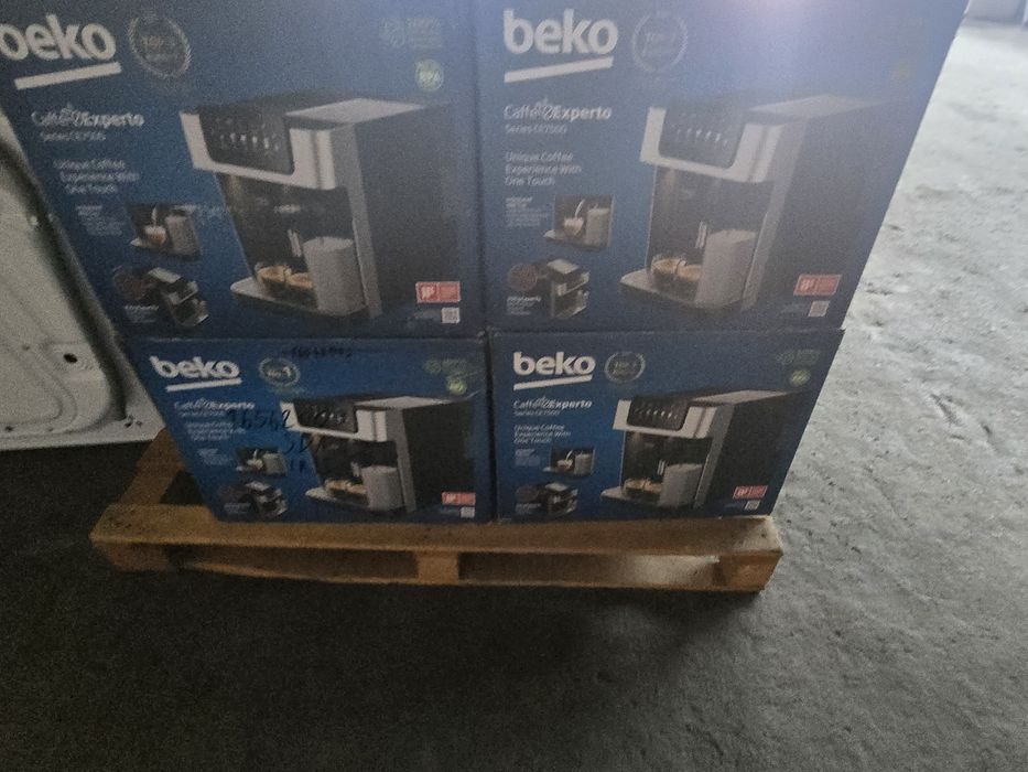 Автоматична кафемашина/Кафеавтомат Beko CE7500 CEG 7304 B CaffeExperto®  с млечна система