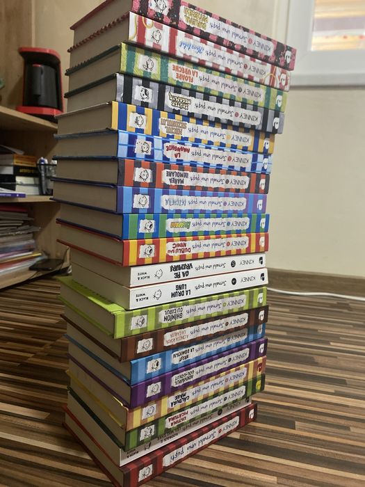 Toată seria ,,Jurnalul unui puşti”, de la volumul 1 la 20.