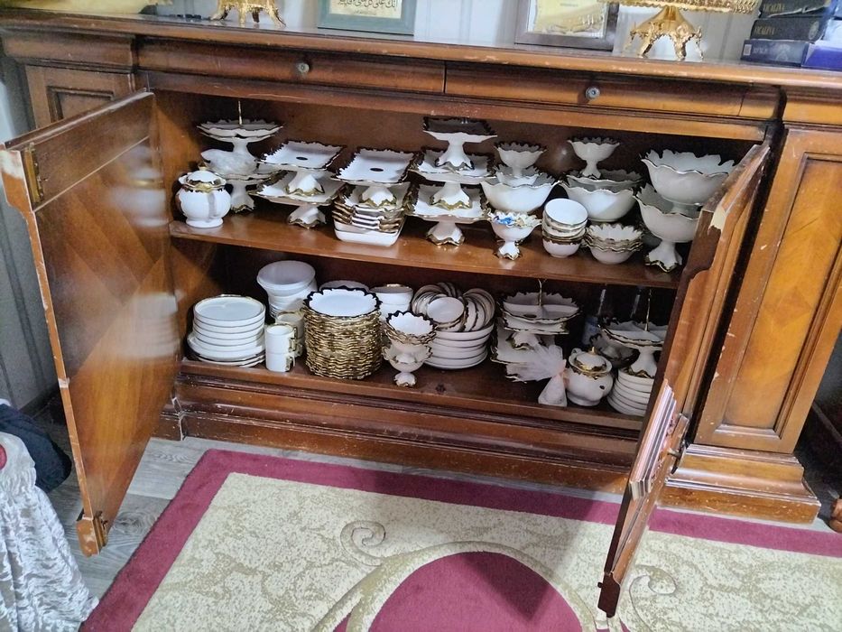 комод для посуды