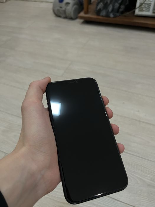Продам iPhone Xr 64gb Black в хорошем состоянии