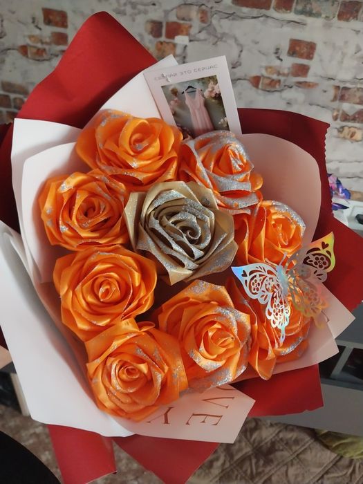 Букеты денежные и атластнве розы