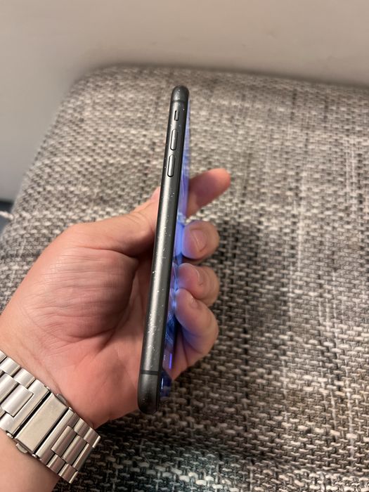 iPhone 11 balck 64 gb baterie 100%