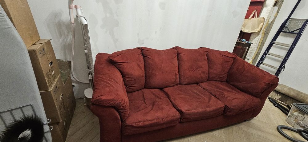 Диван - модель от Ashley HomeStore