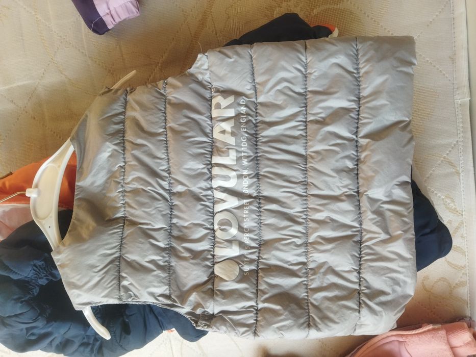 Продам желетки для мальчика