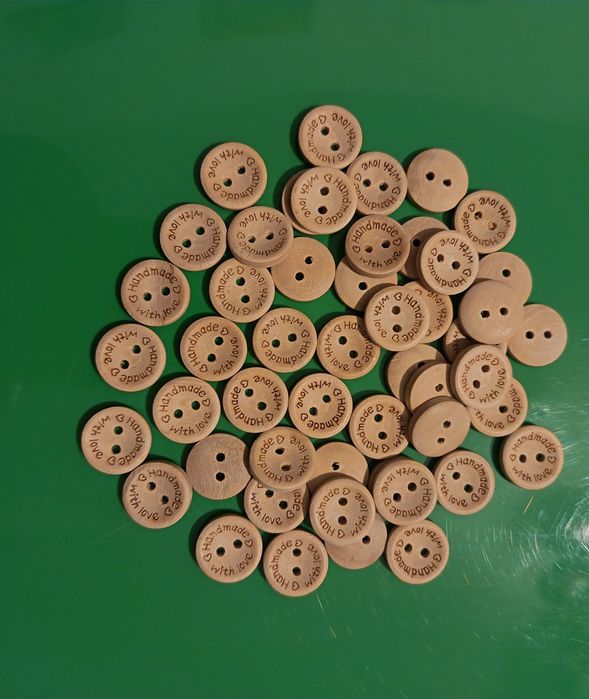 Nasturi+ placute/etichete din lemn natur