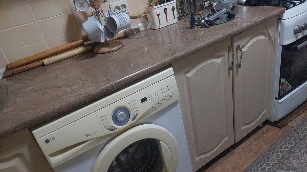 Продаётся кухонный гарнитур б/у