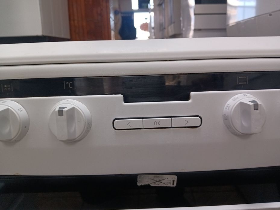 Свободно стояща печка с керамичен плот Gram  с 2 години Гаранция!