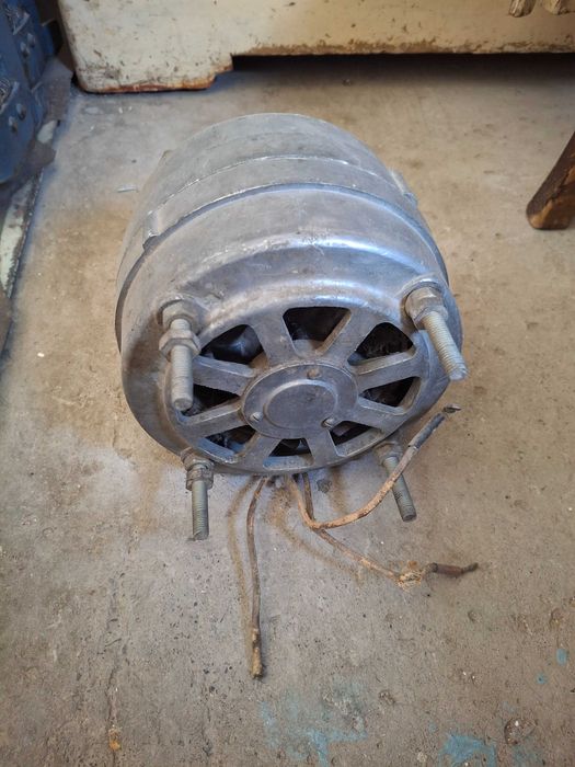 Электродвигатель 1 фазный короткозамкнутый 1,9 А