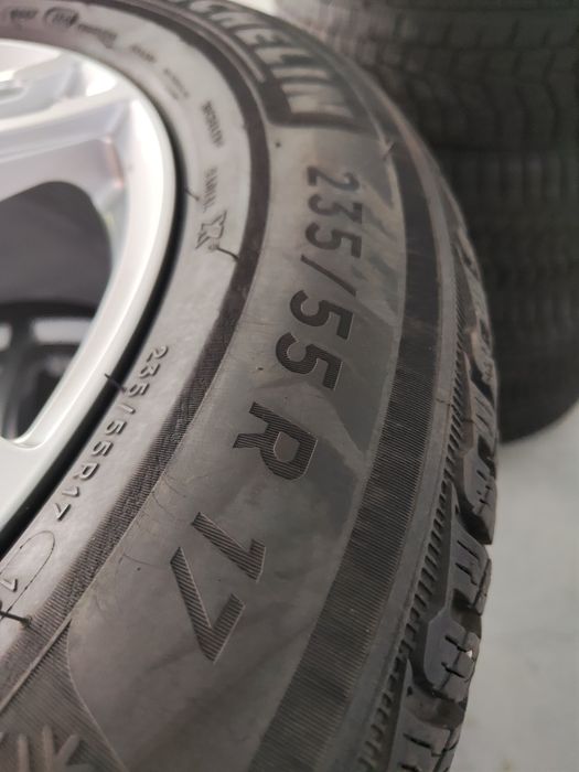 4 бр зимни 235/55/17 Michelin