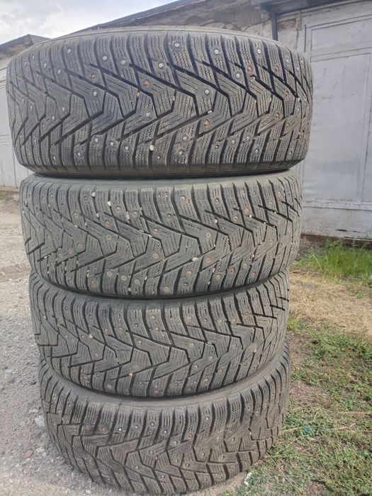 Продам шины зимние  225/55/18
