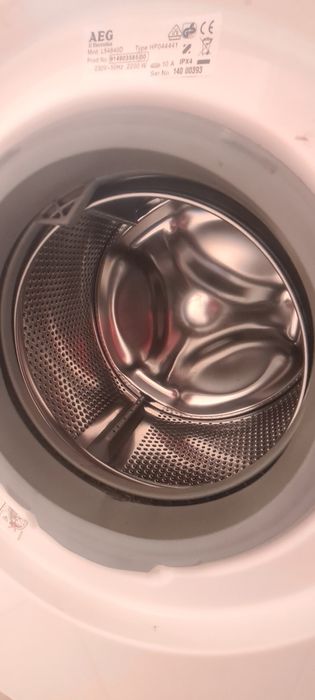 Продавам пералня АЕГ