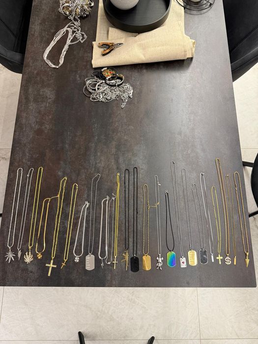 Bijuterii de vânzare