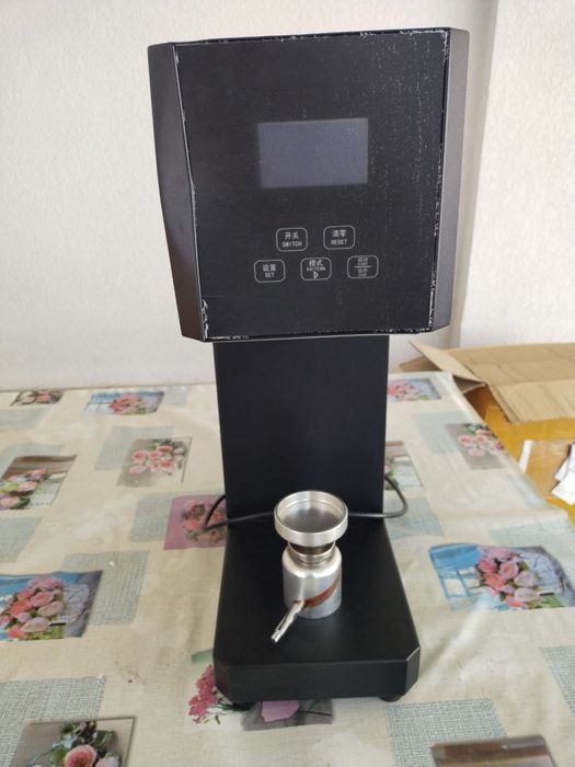 Аппарат для закатки банок.