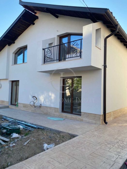 Продава се Къща в Пловдив, Център - 156 кв.м за 1571 €/кв.м - Снимка #2