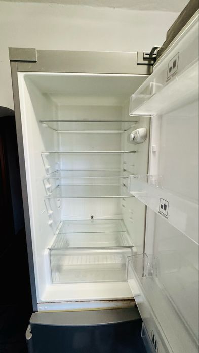 Frigider Whirlpool , vechime 5 ani