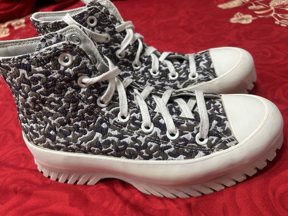 Pantofi sport Converse foarte buni