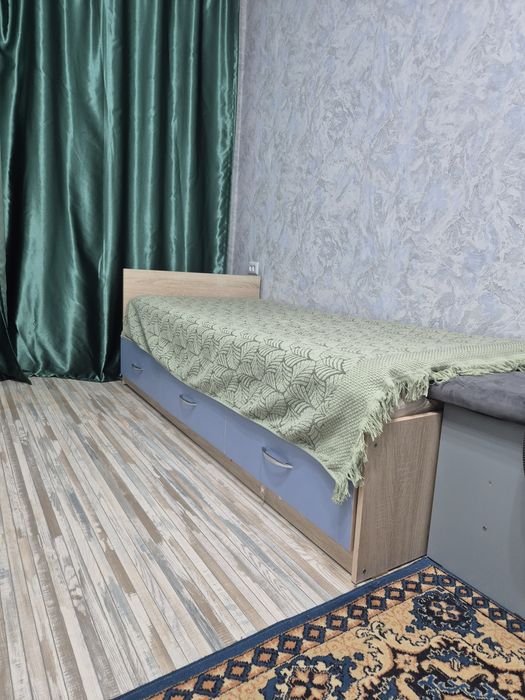 Продам 2 кровати с матрасом