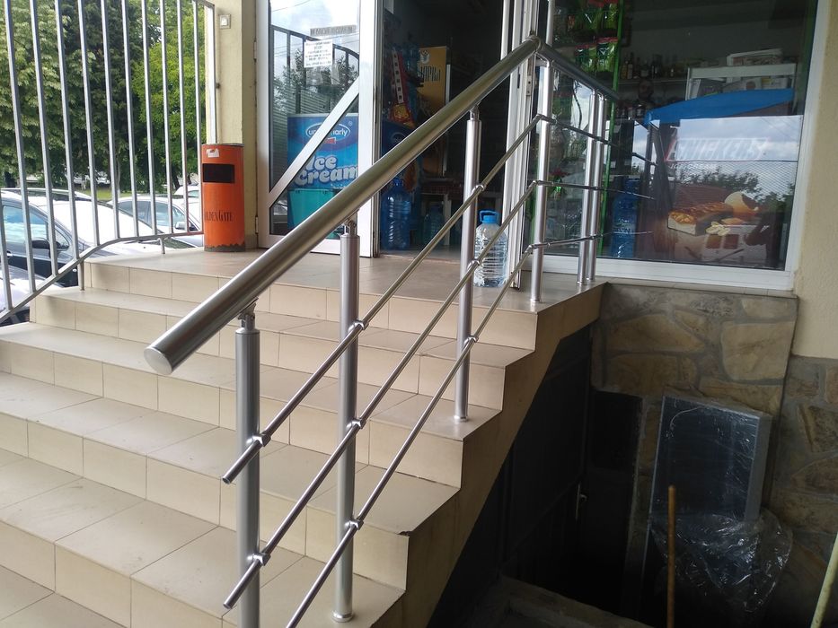 Алуминиев парапет с три струни.