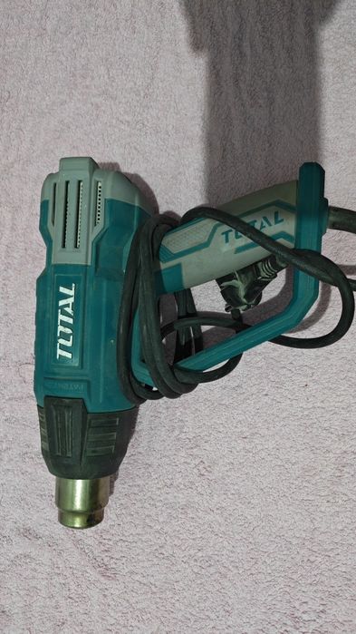 промышленный фен Total TB2006. 
Мощность: 2000 Вт