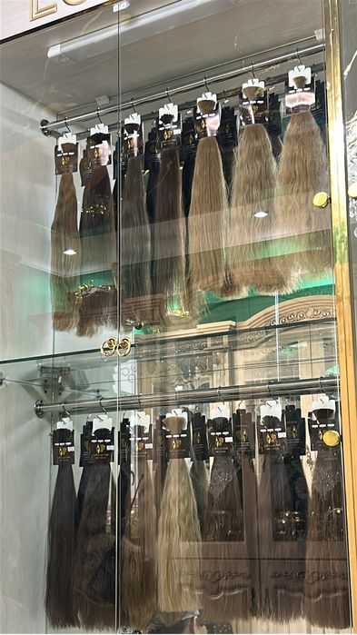 Натуралный волосы разние длина есть