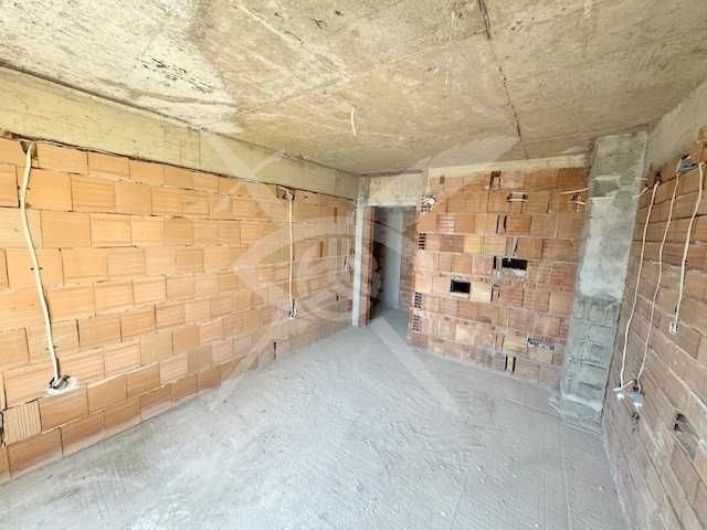 Продава се Тристаен апартамент в Бургас, Меден рудник - зона А - 102 кв.м за 932 €/кв.м - Снимка #1