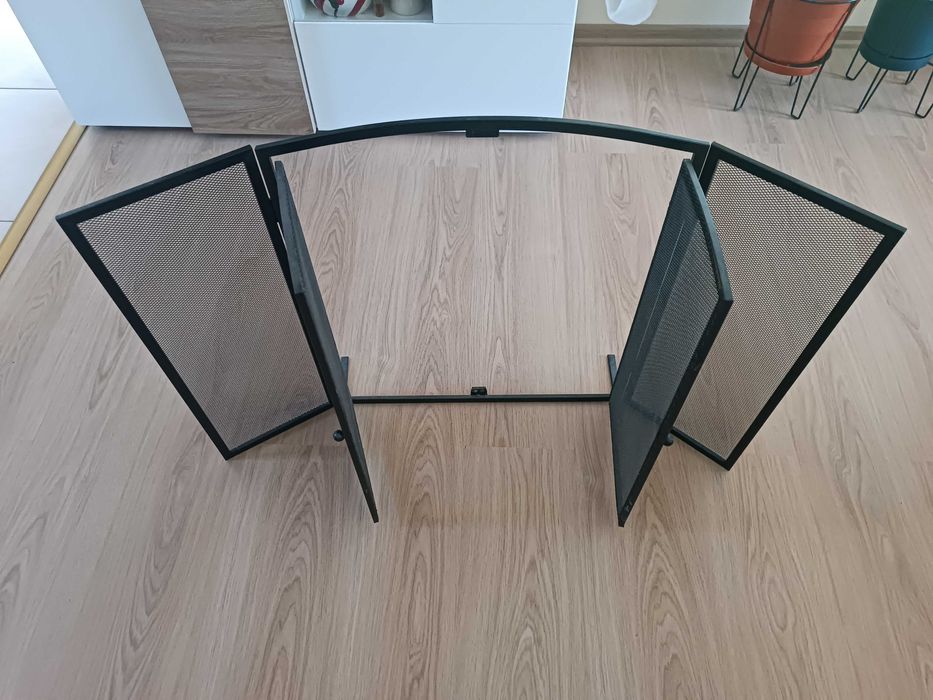 Параван за пред камина