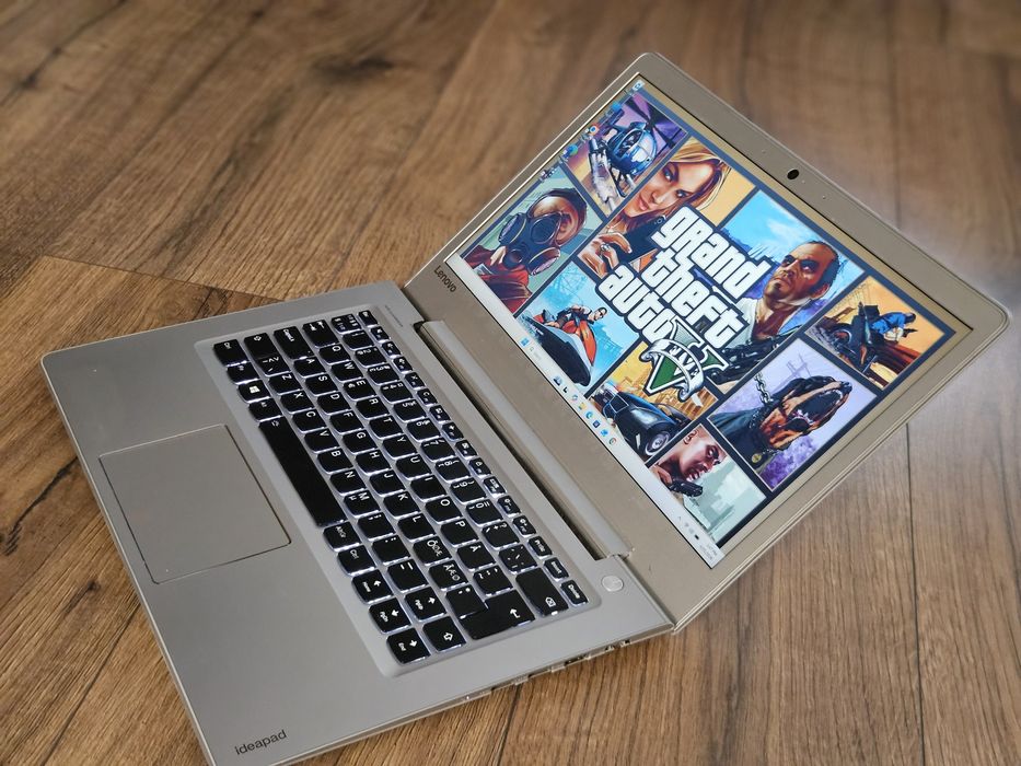 Laptop GAMING  Lenovo Intel i7 7th 8GB DDR4 SSD 256GB 2 placi video AMD R7  14 inch fullhd  taste iluminate  sunet Harman