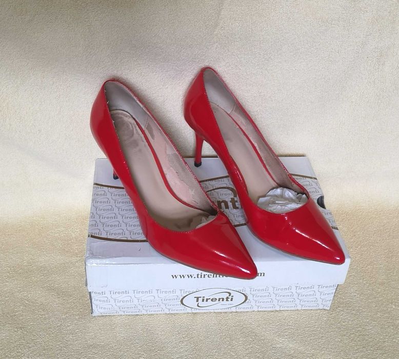 Туфли из лаковой кожи. Размер 37.