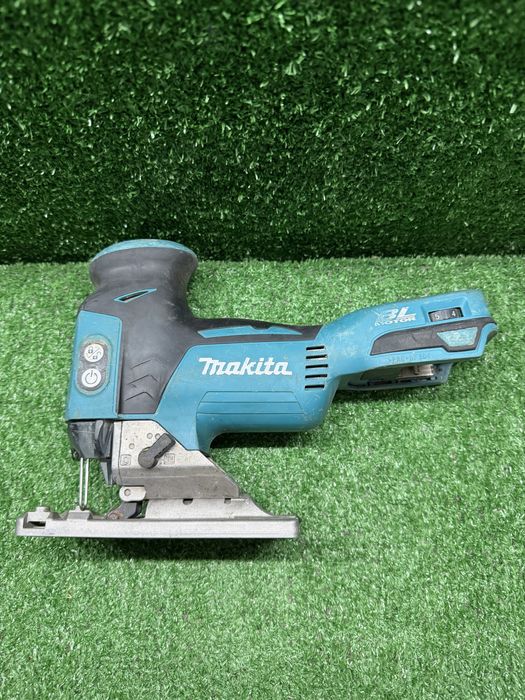 Безчетково зеге с регулаж на оборотите  Makita DJV181