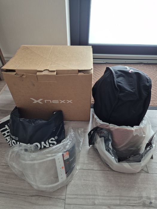 Casca Nexx xr3r carbon red M