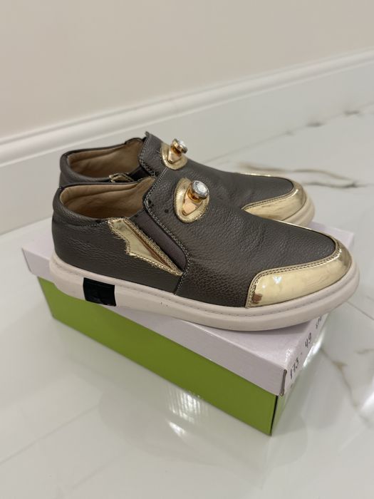 Продам туфли на девочку, школьные