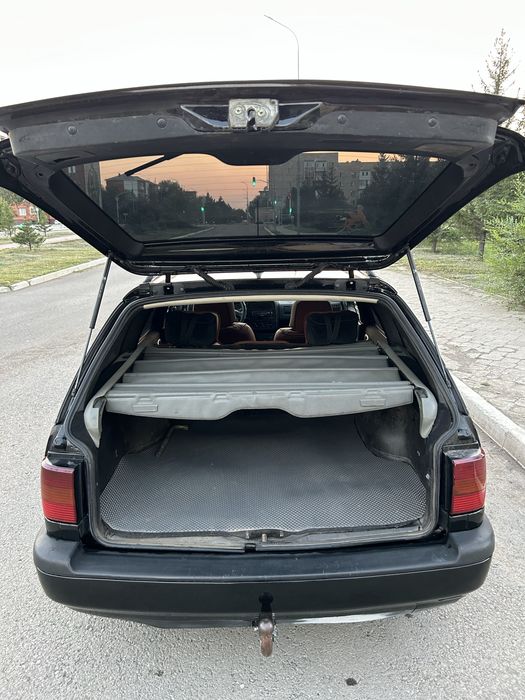 Volkswagen Passat, 1993 года