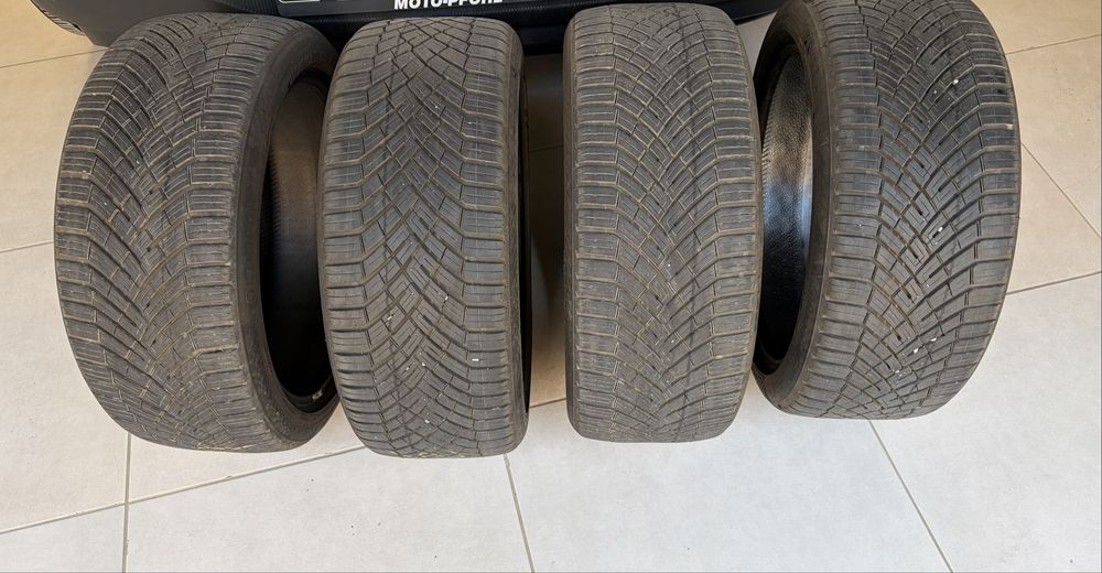 Гуми 225/40/18 всесезонни DOT4323 Continental AllSeasonContact 2