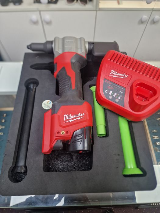 Masina de nituit Milwaukee M18 BPRT