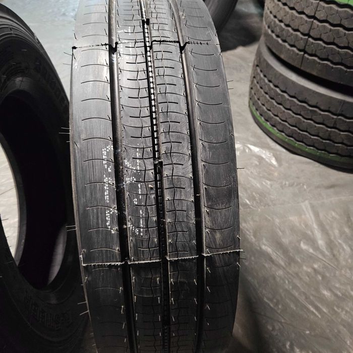 2 Нови тежкотоварни гуми 265/70R19.5 Bridgestone R-Steer 002 140/138M