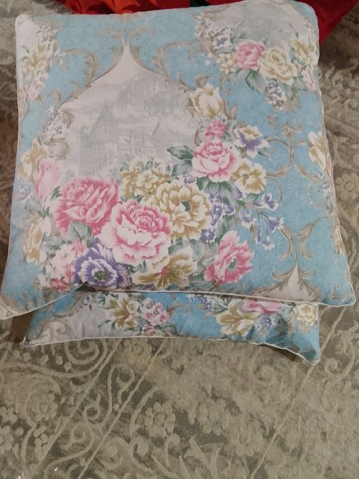 Продам подушки 60х60