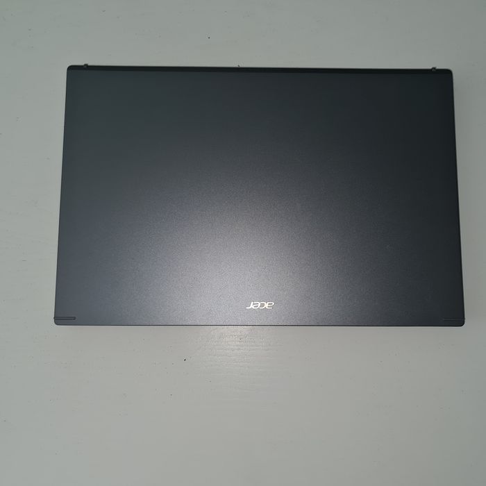 Laptop Acer Aspire A515-57