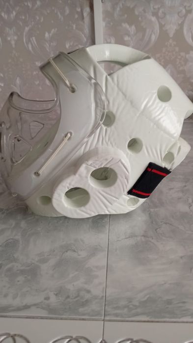 Шлем для карате. .