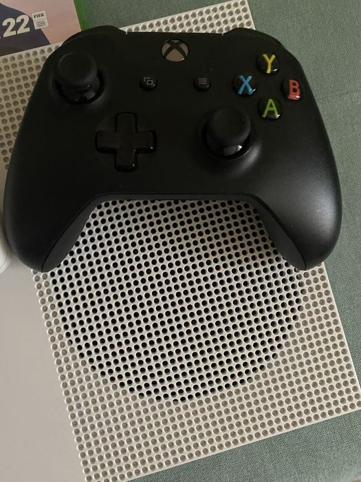Xbox one S alb+2 manete+6 jocuri