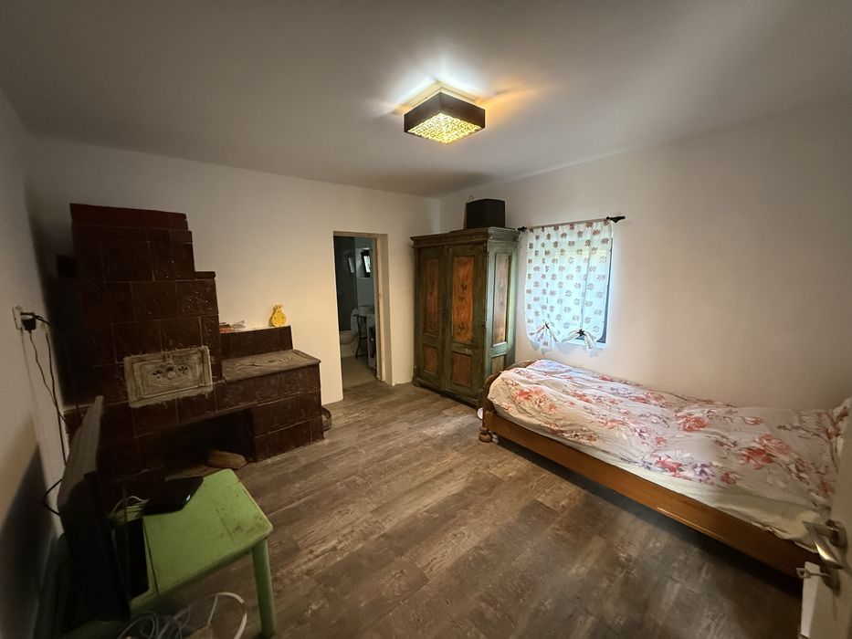 Casa de vanzare langa padure la 15 km de Bacau