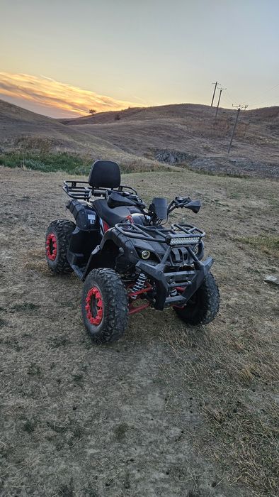 Vând atv aproape nou