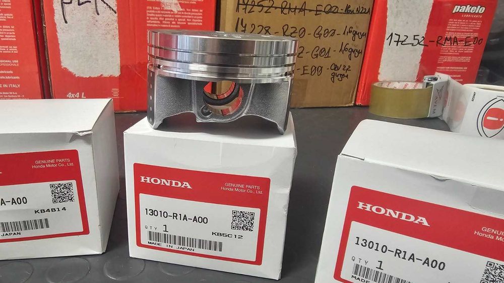 Оригинални Бутала за Хонда Civic 1.8 R18A1  - НОВИ и ПОДОБРЕНИ