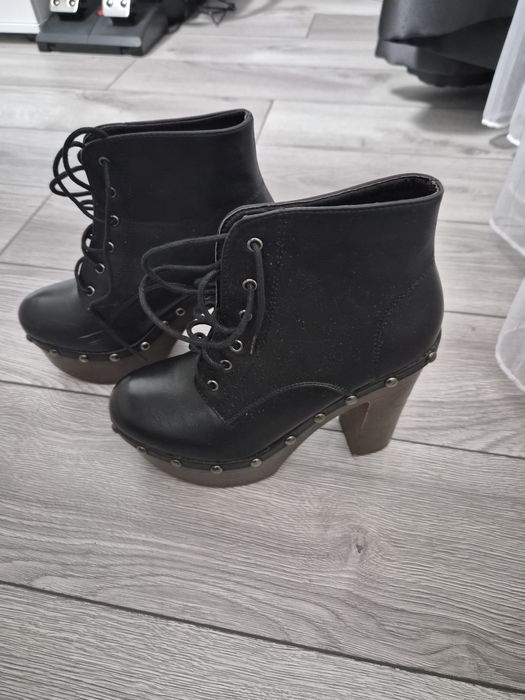 Обувки на платформа