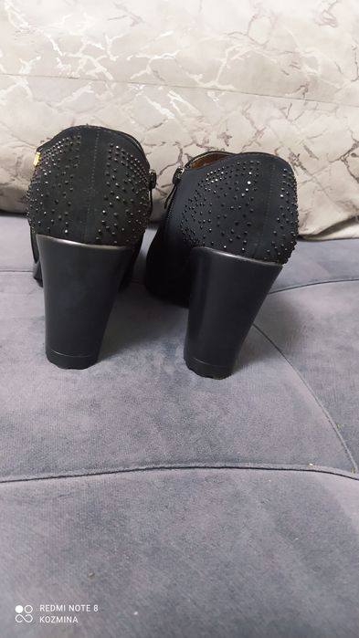 Осенние классические ботинки